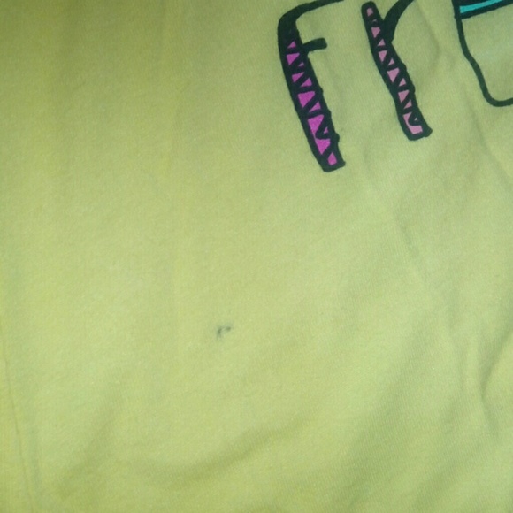 T-Shirt - Picture 3 of 3